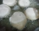 A picture of step 2 of Urad dal ke Dahi Vade.