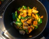 Foto langkah ke 4 dari resep Ikan Asin Layur Cabai Hijau.