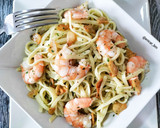 Foto del paso 6 de la receta: Tallarines con langostinos y ajos fritos