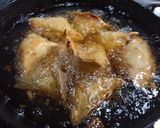 A picture of step 8 of Mini Aloo ka Samosay.