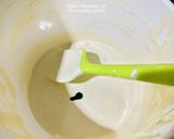 Foto langkah ke 6 dari resep Bolu Kukus Mekar Pelangi.