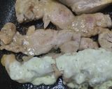 Foto del paso 3 de la receta: Sándwich🥯de pollo🍗hawaiano🍍🧀🥐