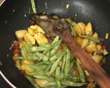 Foto langkah ke 4 dari resep Ayam Buncis Asam Pedas.