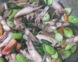 Foto langkah ke 6 dari resep 1040. Tumis Cumi Asin Cabe Ijo Pete.