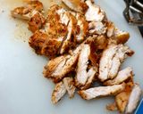 Foto langkah ke 1 dari resep Chicken Cajun Wrap.