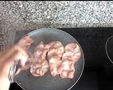 Foto del paso 1 de la receta: Sándwich envuelto en tortilla relleno de bacon y queso
