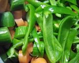 صورة لخطوة 1 من وصفة طريقة عمل مخلل المشكل 🥒🥦
