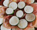 Foto del paso 3 de la receta: Carpaccio de calabacín y tomate