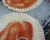Foto del paso 2 de la receta: Pizzetas en 5 minutos🍕