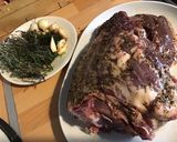 Une image de l'étape 5 de Gigot d'agneau de 8 heures confit d'ail oignon et carottes aux aromates.