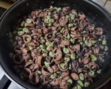Foto del paso 4 de la receta Guiso de chipirones en su tinta
