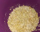 A picture of step 1 of Oats egg omelette.