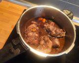 Foto del paso 4 de la receta: Timbal de rabo de toro y puré de patatas con crujiente de jamón