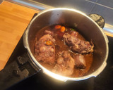 Foto del paso 4 de la receta: Timbal de rabo de toro y puré de patatas con crujiente de jamón