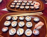 Foto del paso 2 de la receta Niguiris de salmón y langostinos 🍣