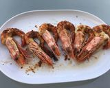Une image de l'étape 5 de Gambas géantes grillées aux épices italiennes.
