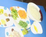 A picture of step 1 of Frying rice with egg and vegetables.