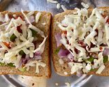 A picture of step 5 of Cheese veggies toast.