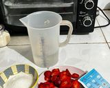 Foto langkah ke 1 dari resep Pudinb merah putih strawberry cheese.