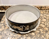Foto del paso 2 de la receta: Pastel de chocolate con crema de coco. (Chocolate cake with coconut cream)