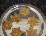 A picture of step 3 of Mix veggies star parantha.