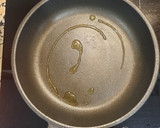 Foto del paso 3 de la receta: Tortilla exprés de patata y calabacín jugosa