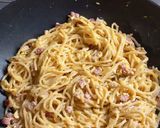 A picture of step 5 of Spaghetti alla Carbonara.