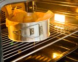Foto langkah ke 5 dari resep Yoghurt Burnt Cake.