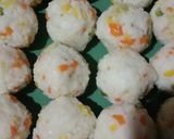 Foto langkah ke 3 dari resep Bola-bola nasi ayam (MPASI 20 bulan+).
