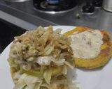 Foto del paso 10 de la receta: Arepa🫓rellena🥯de berenjena🍆tatemada, cebolla🧅caramelizada y pollo🍗🥙🥗