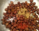 ચણાચાટ વીથ ખાખરા (Chana Chaat With Khakhra Recipe In Gujarati) રેસીપી સ્ટેપ3ફોટો