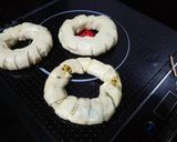 A picture of step 4 of Chicken Ring Samosa.