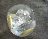 Foto langkah ke 3 dari resep Es Teh Lemon Selasih.