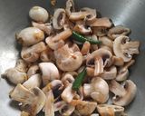 A picture of step 4 of Capsicum 🫑 Mushroom 🍄.