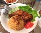Hình bước làm 3 của món Cơm rang gà quay lò vi sóng