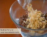 A picture of step 6 of Macadamia Nut Chocolate Cookies.