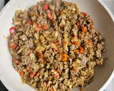 Foto del paso 8 de la receta: Tarta de carne casera con morrón, cebolla y hojas de remolacha