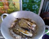 Foto langkah ke 4 dari resep Lele goreng ketumbar.