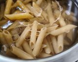 A picture of step 1 of White Sauce Pasta.