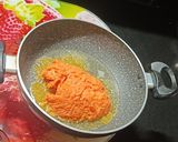 A picture of step 3 of Papaya Halwa.