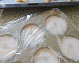 Foto del paso 11 de la receta: Aperitivo de panna cotta de trucha ahumada sobre galletas parmesanas