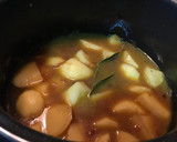 Foto del paso 4 de la receta: Guiso de butifarra, níscalos y patatas