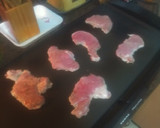 Foto del paso 2 de la receta: Solomillo de cerdo a la plancha con papas chips y aceite de ajo