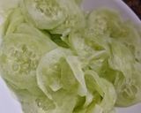 Sajttal töltött pulykamell krumplipürével és tejfölös salátával recept fázis 1 fotója