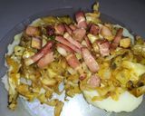 Foto del paso 5 de la receta: Repollo especiado sobre almohadoncitos de papa y coronita de panceta