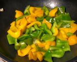 五花肉炒青椒的食譜步驟5照片