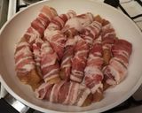 Baconbe tekert csirkehús recept fázis 1 fotója