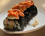 Foto langkah ke 9 dari resep Salmon Sushi Roll.