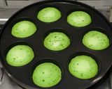 Foto langkah ke 5 dari resep Serabi Pandan (Tanpa Telur) + Kuah Kinca.