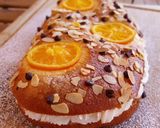 Foto del paso 16 de la receta: Coca de Sant Joan v3: De naranja confitada, almendras y pepitas de chocolate rellena de trufa y nata